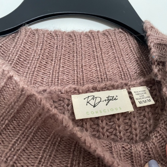 Medium - Picture 2 of 2